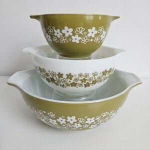 Vintage Pyrex Spring Blossom Green Cinderella Bowl Set (3 Pieces) - Crazy Daisy